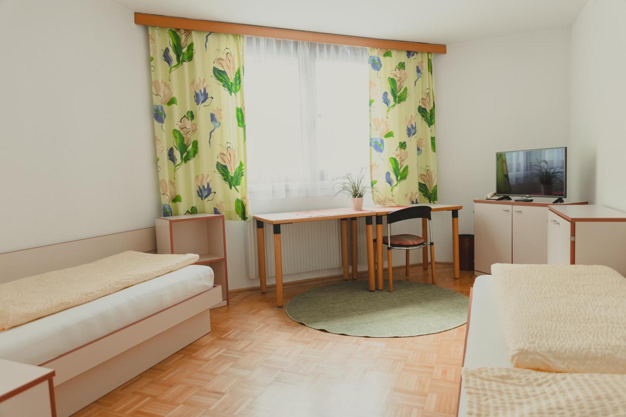 אינסברוק Sommerhotel Karwendel מראה חיצוני תמונה