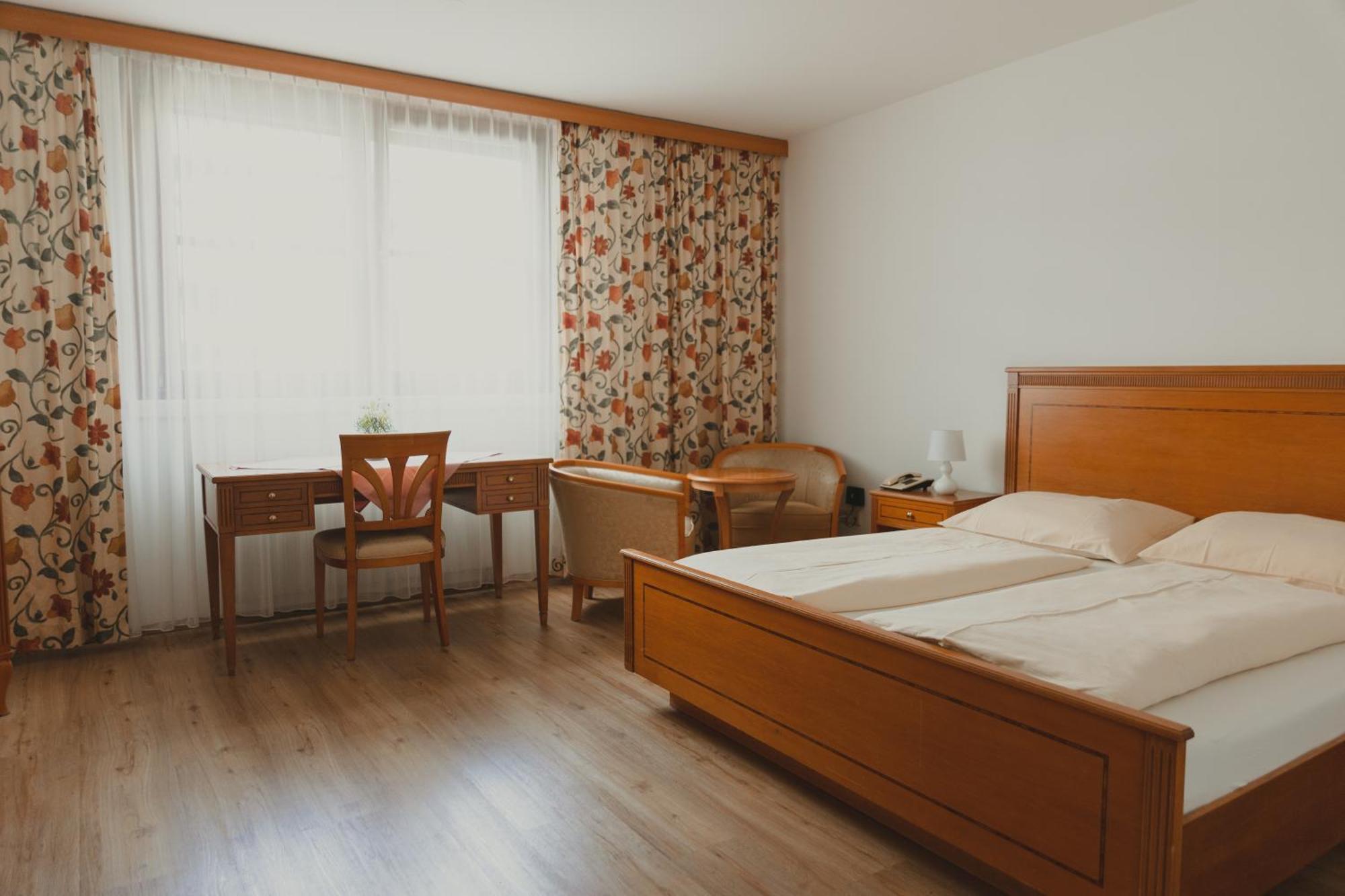 אינסברוק Sommerhotel Karwendel מראה חיצוני תמונה