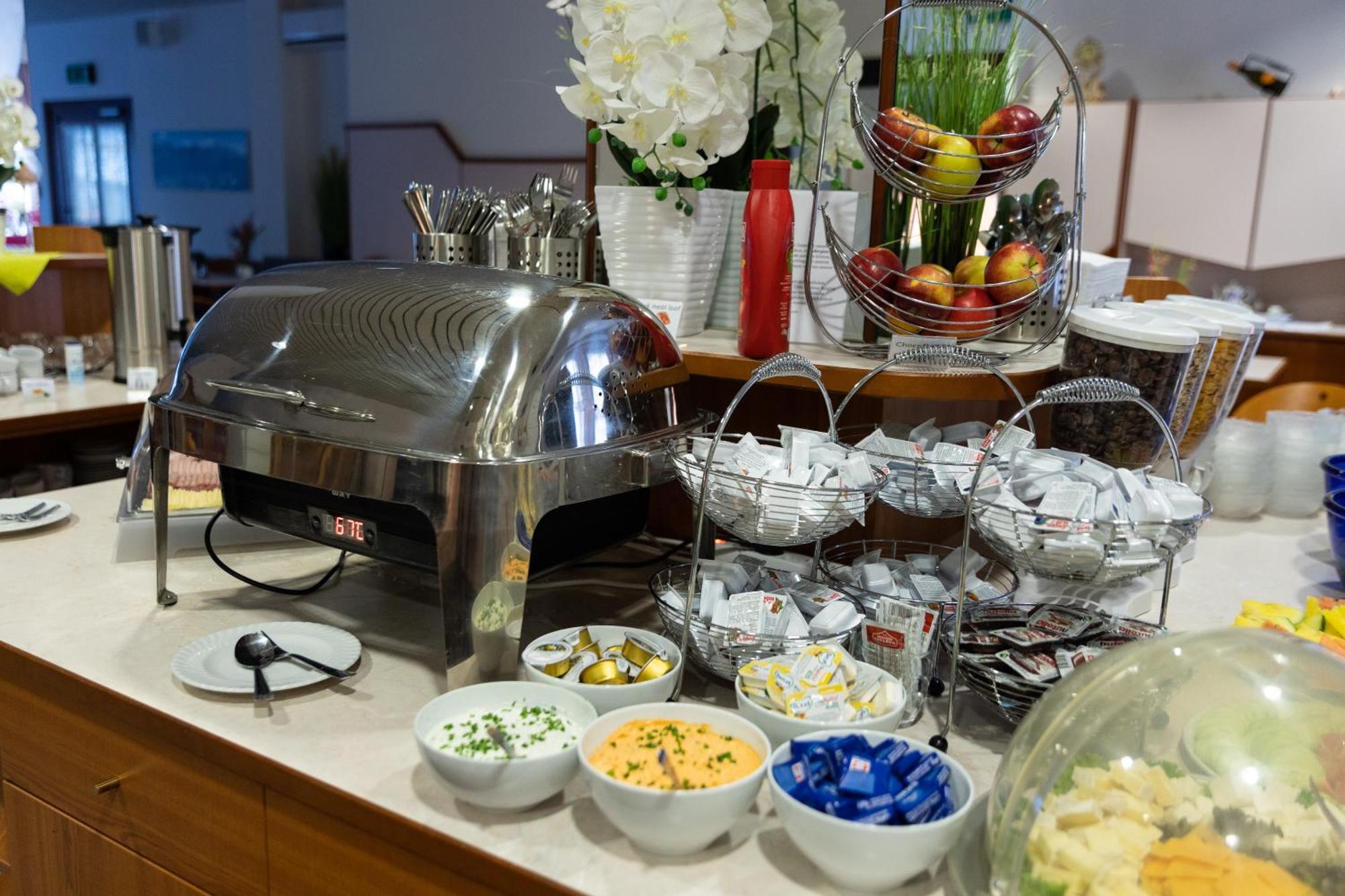 אינסברוק Sommerhotel Karwendel מראה חיצוני תמונה